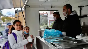 DİDİM BELEDİYESİ’NDEN VATANDAŞLARA SICAK ÇORBA İKRAMI