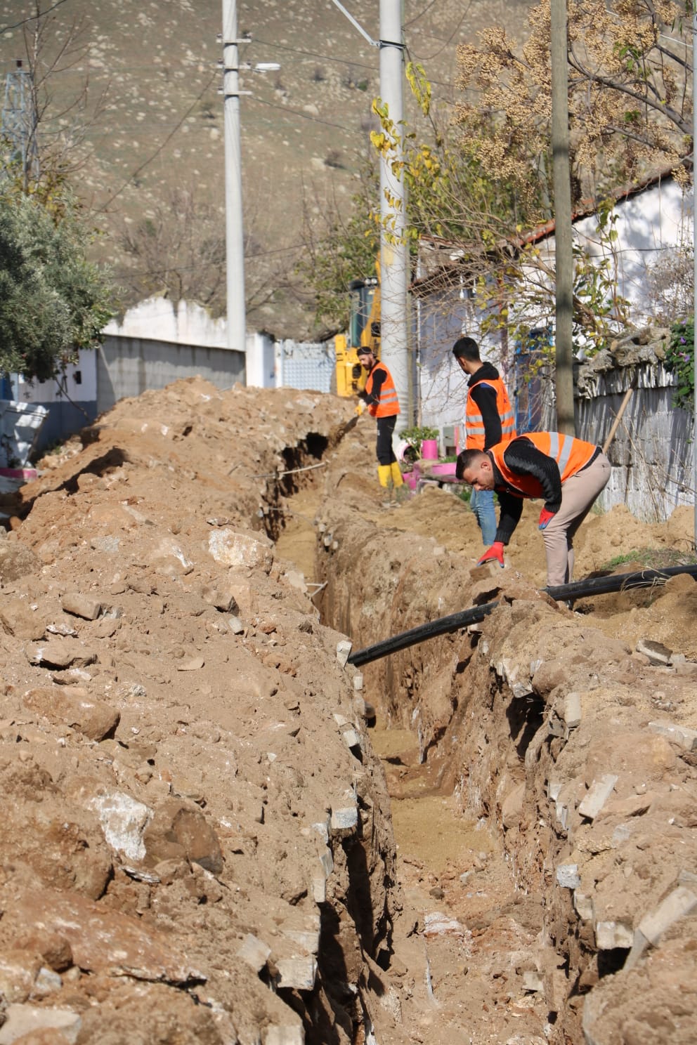 AYDIN BÜYÜKŞEHİR BELEDİYESİ SAVRANDERE MAHALLESİ’NİN ALTYAPISINI YENİLİYOR
