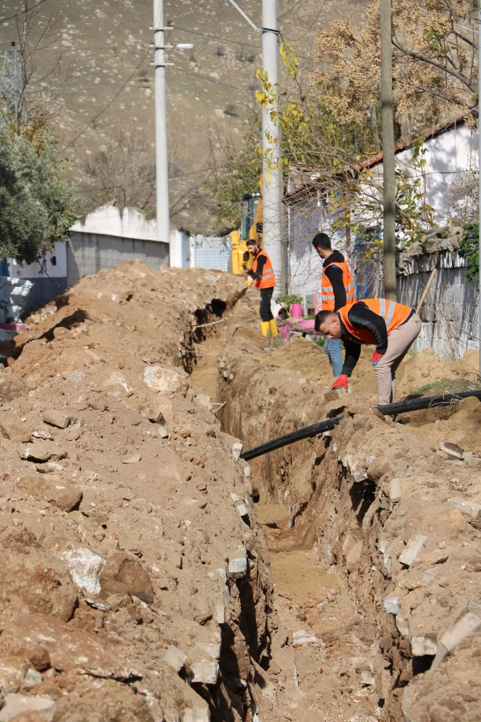 AYDIN BÜYÜKŞEHİR BELEDİYESİ SAVRANDERE MAHALLESİ’NİN ALTYAPISINI YENİLİYOR