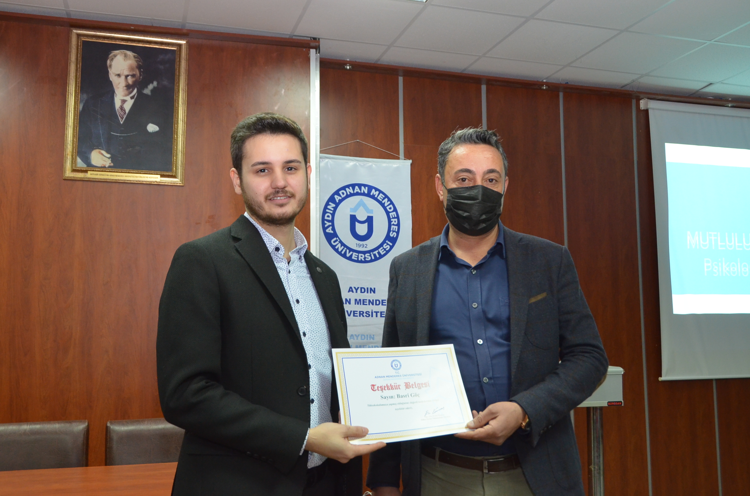 Psikolog Basri Göç Öğrencilerle Buluştu