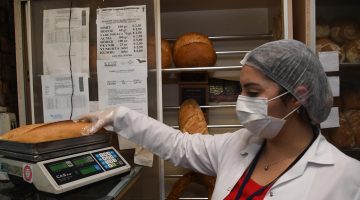 KUŞADASI BELEDİYESİ’NDEN EKMEK FIRINLARINA HİJYEN VE GRAMAJ DENETİMİ