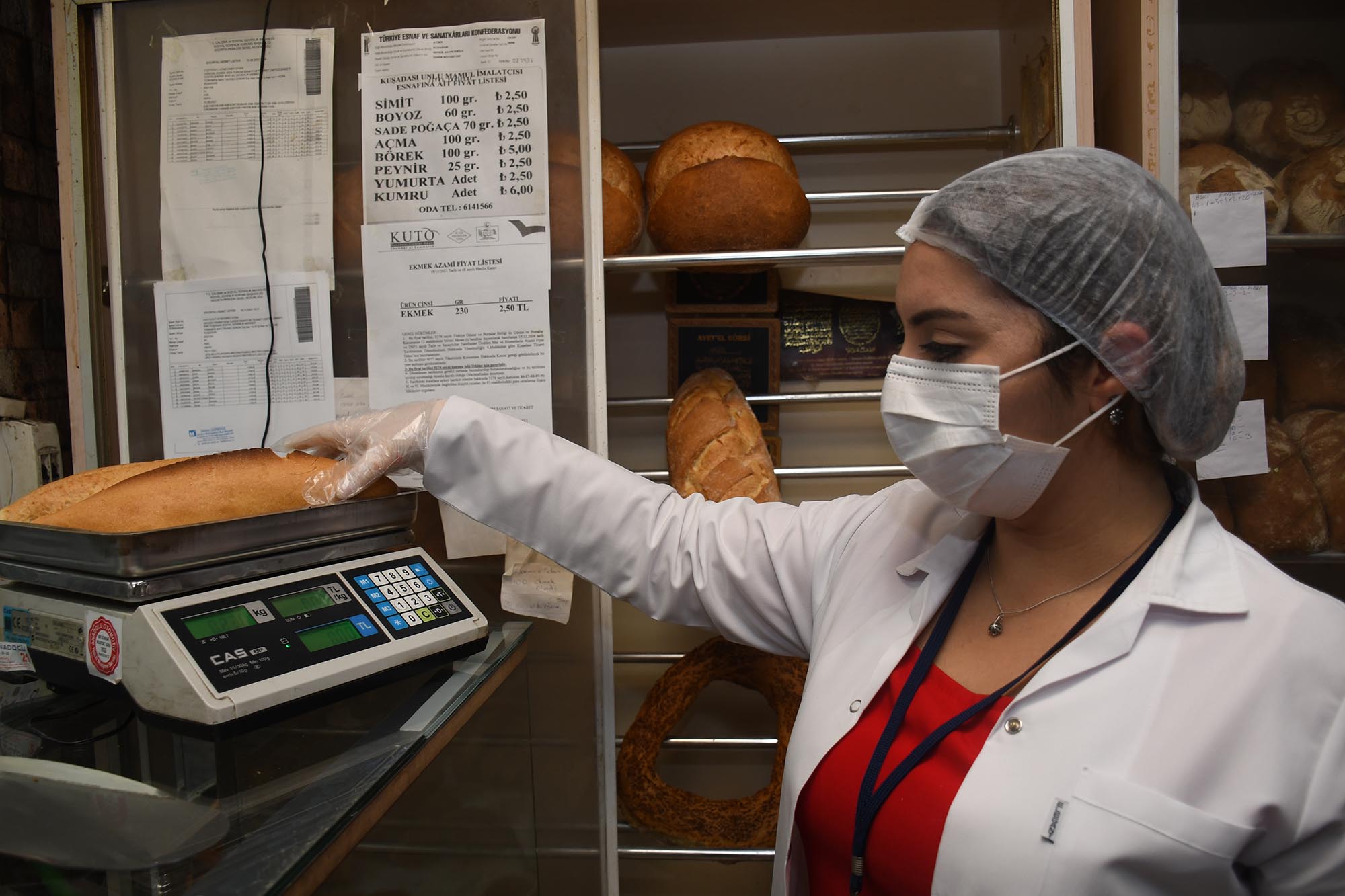 KUŞADASI BELEDİYESİ’NDEN EKMEK FIRINLARINA HİJYEN VE GRAMAJ DENETİMİ