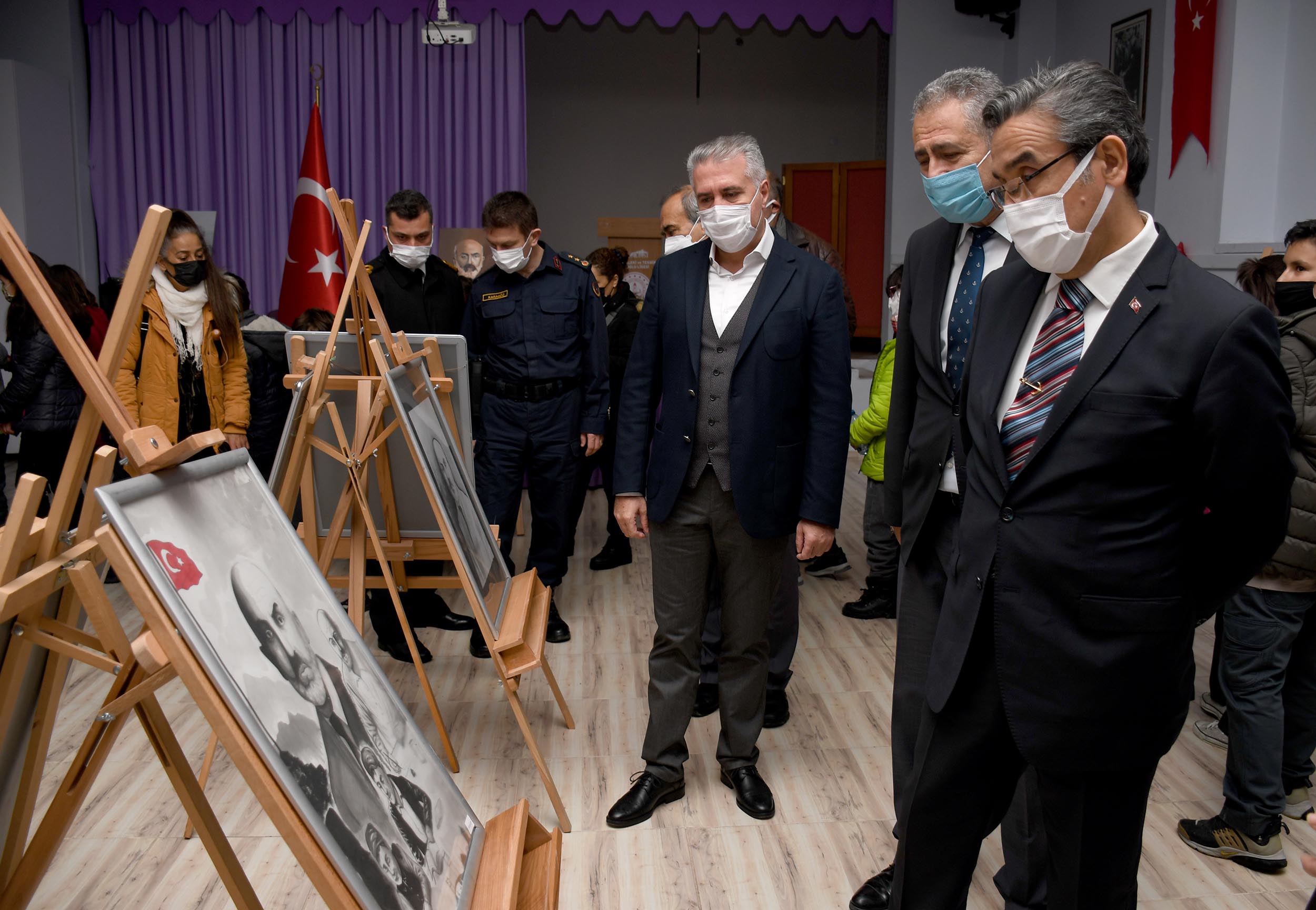 ÇİZGİMİZ MEHMET AKİF ERSOY’ RESİM SERGİSİ AÇILDI