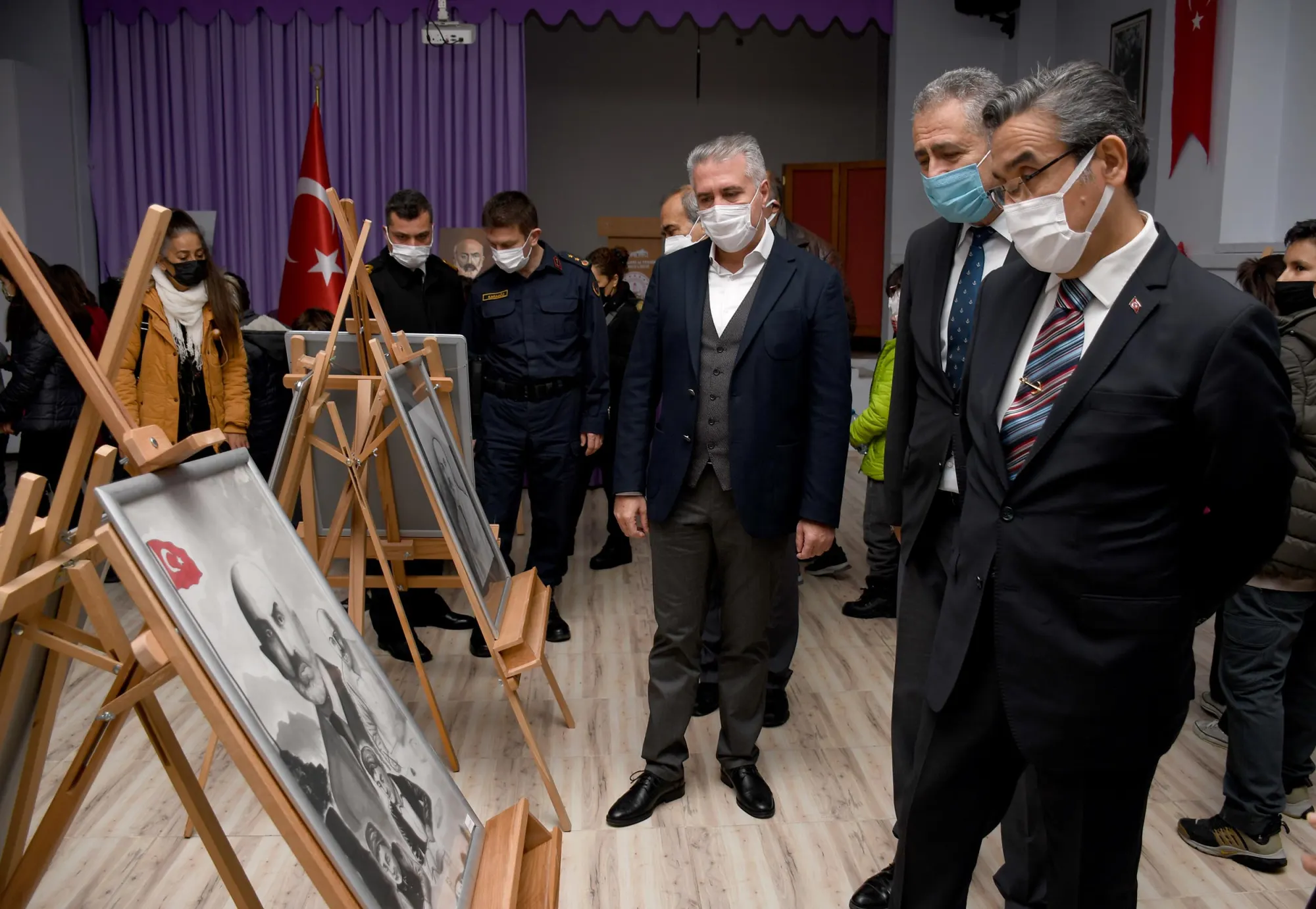 ÇİZGİMİZ MEHMET AKİF ERSOY’ RESİM SERGİSİ AÇILDI