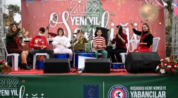 KUŞADASI’NDA NOEL HEYECANI YAŞANDI