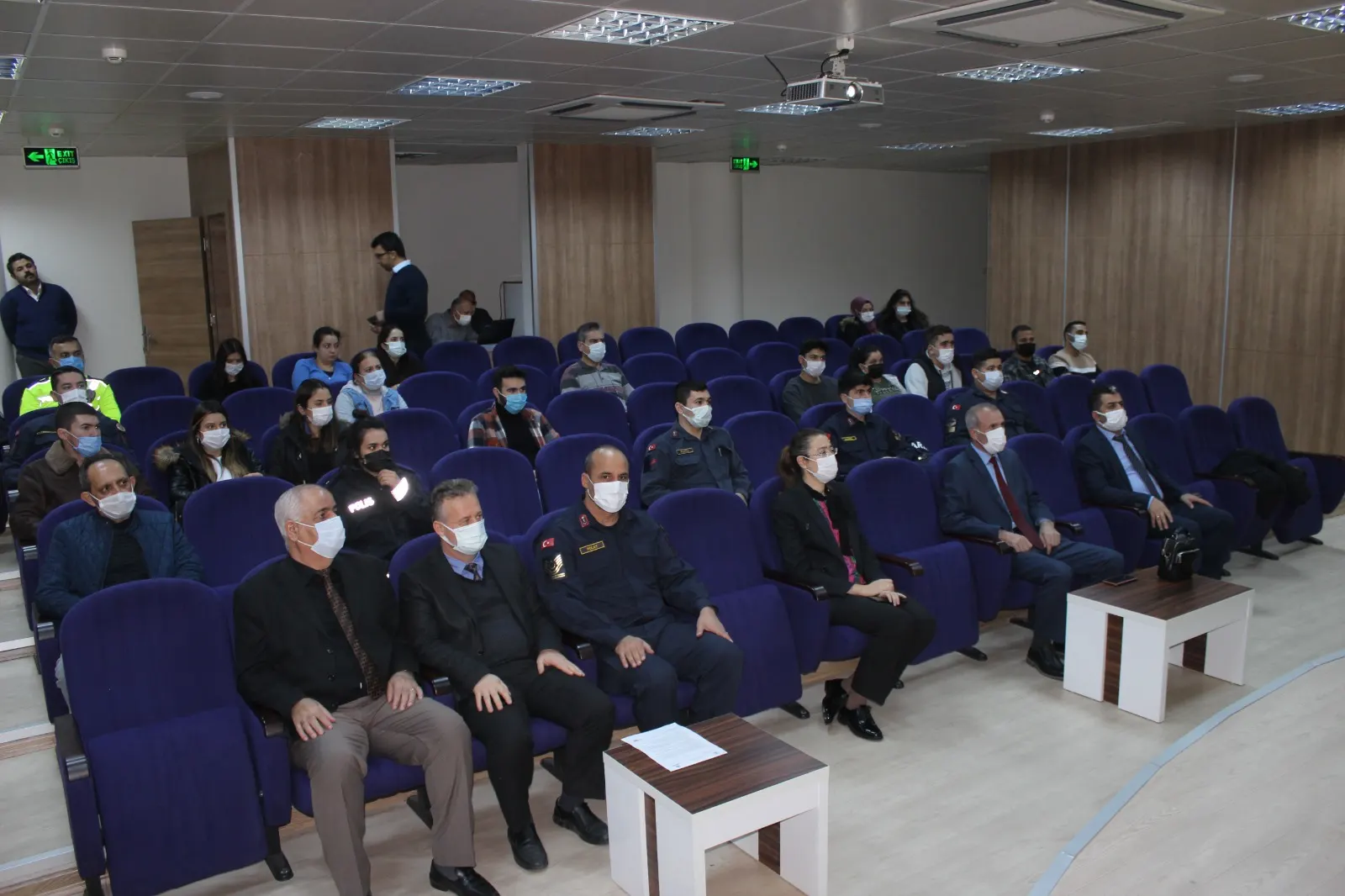İnsan Hakları ve Demokrasi Semineri Gerçekleşti