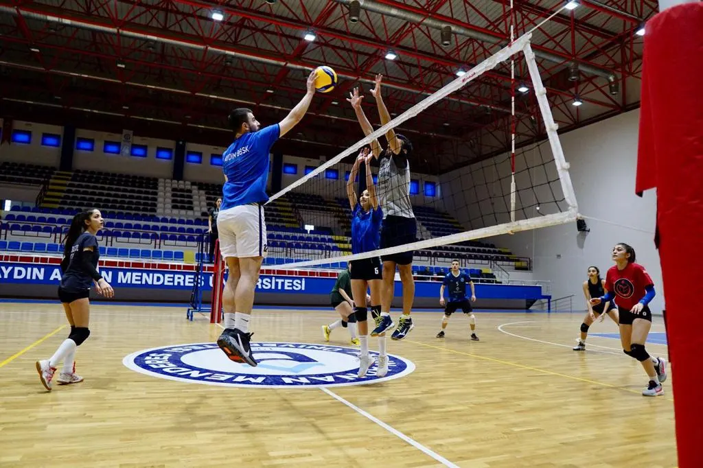 BÖLÜMLER ARASI  Voleybol Turnuvası Düzenlendi