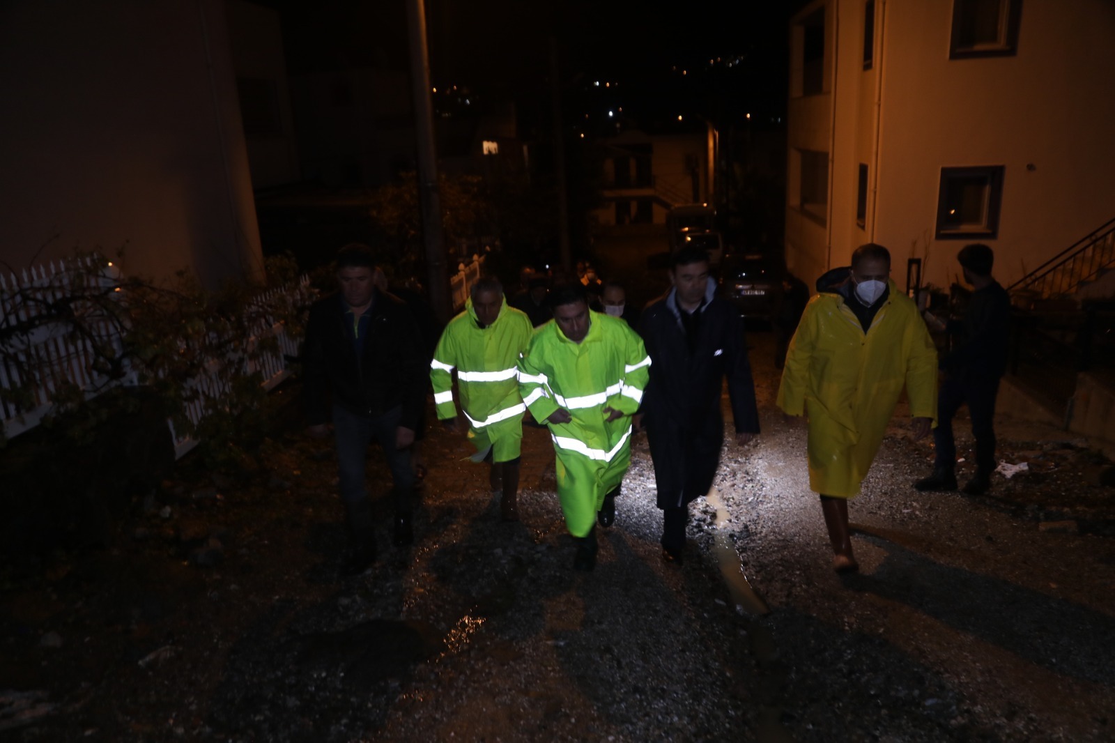 BAŞKAN ARAS, SU TAŞKINI YAŞANAN BÖLGELERDE