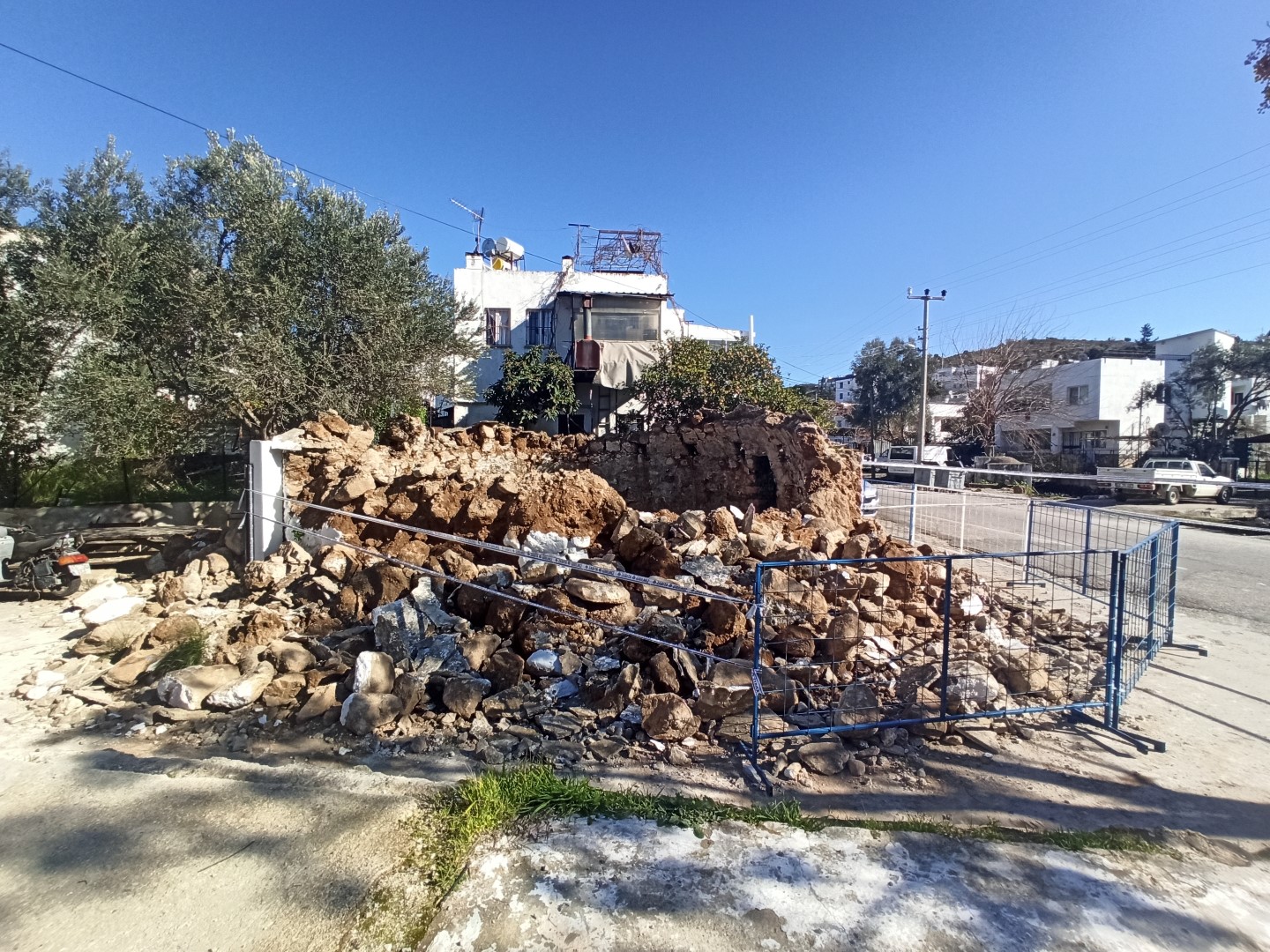 BODRUM BELEDİYESİ, ÇÖKEN SARNIÇ İÇİN HAREKETE GEÇTİ