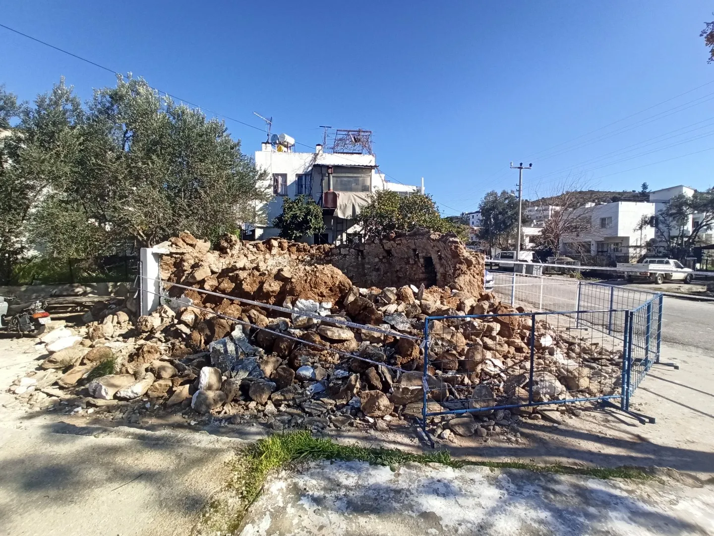 BODRUM BELEDİYESİ, ÇÖKEN SARNIÇ İÇİN HAREKETE GEÇTİ