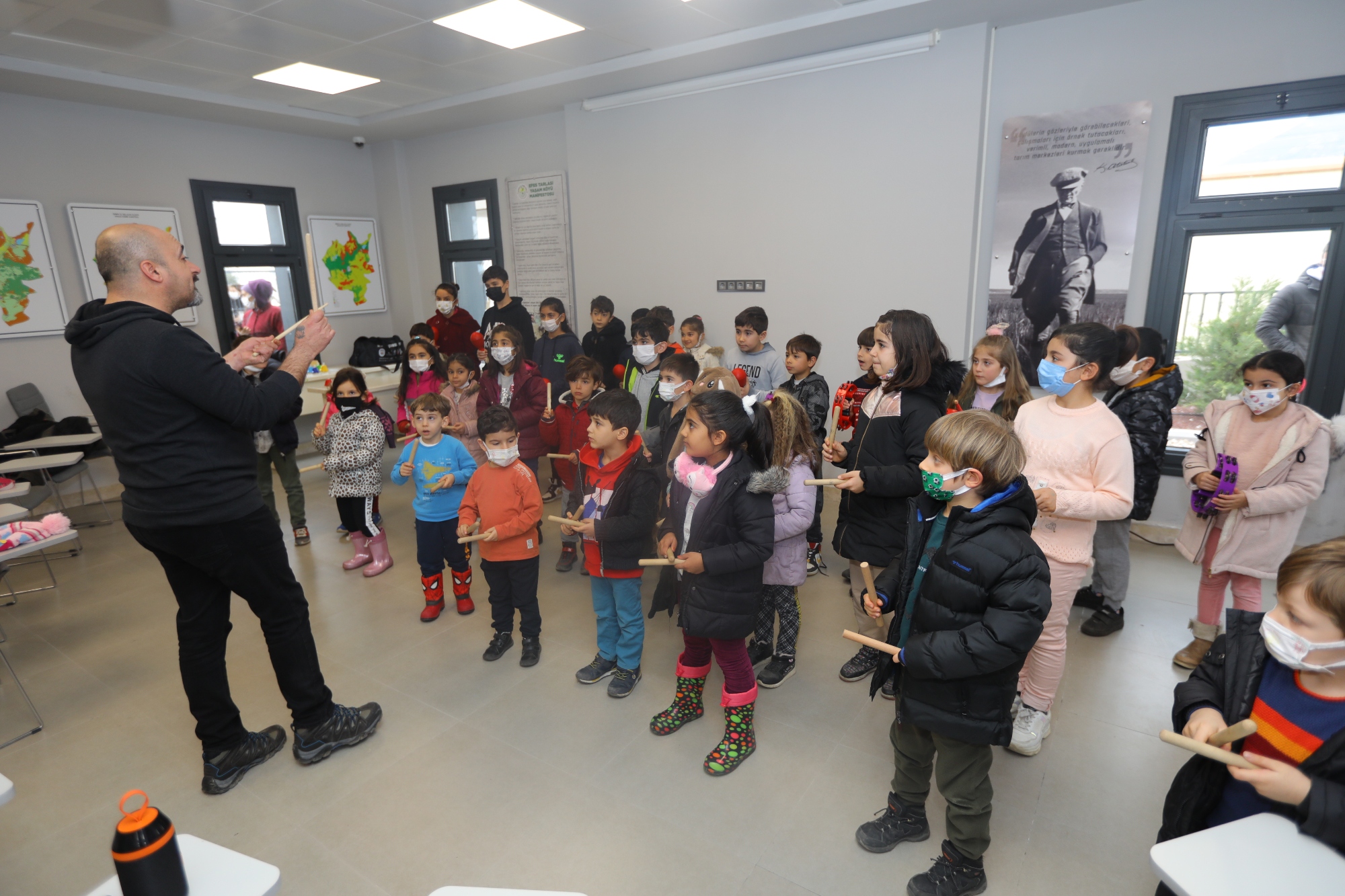 YARIYIL ÇOCUK FESTİVALİ TÜM RENKLERİYLE DEVAM EDİYOR