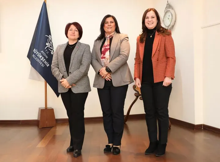 İZMİRLİ KADIN BAŞKANLARDAN BAŞKAN ÇERÇİOĞLU’NA ZİYARET