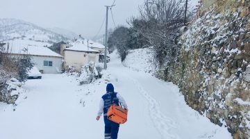 AYDIN BÜYÜKŞEHİR BELEDİYESİ EKİPLERİ KAR-KIŞ DİNLEMEDİ