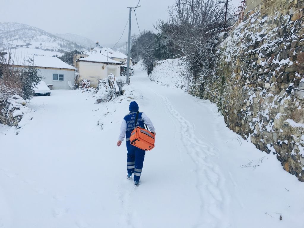 AYDIN BÜYÜKŞEHİR BELEDİYESİ EKİPLERİ KAR-KIŞ DİNLEMEDİ