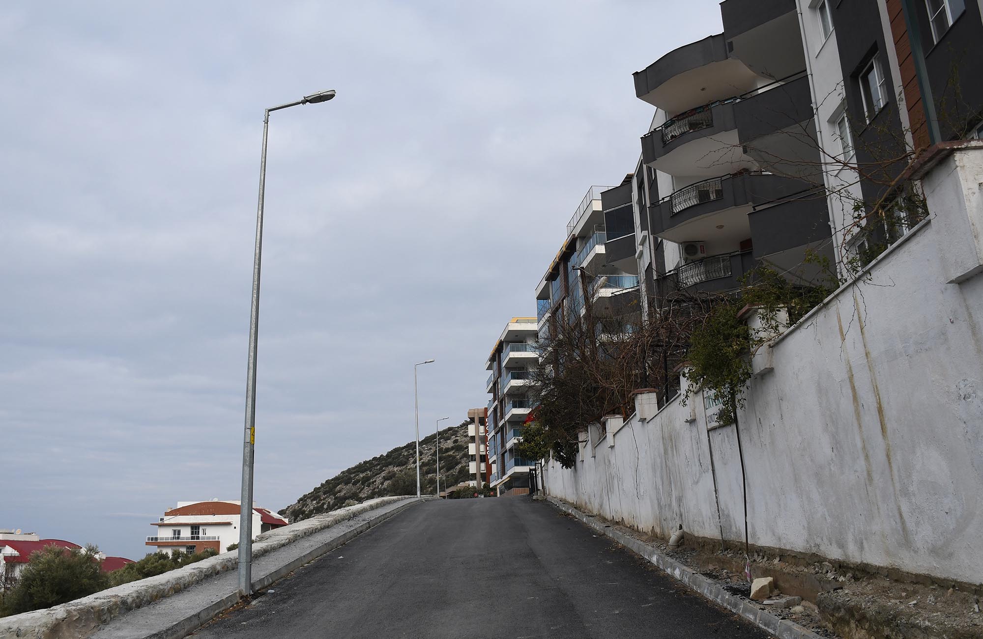 BELEDİYE EKİPLERİ SORUNLARI BÜYÜMEDEN ÇÖZÜYOR