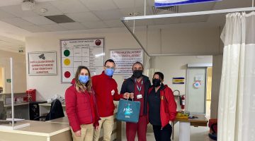 KUŞADASI BELEDİYESİ’NDEN YILBAŞINDA GÖREV YAPAN KAMU ÇALIŞANLARINA ZİYARET