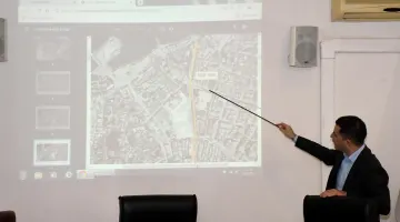 KUŞADASI KENT MEYDANI’NA KAVUŞUYOR