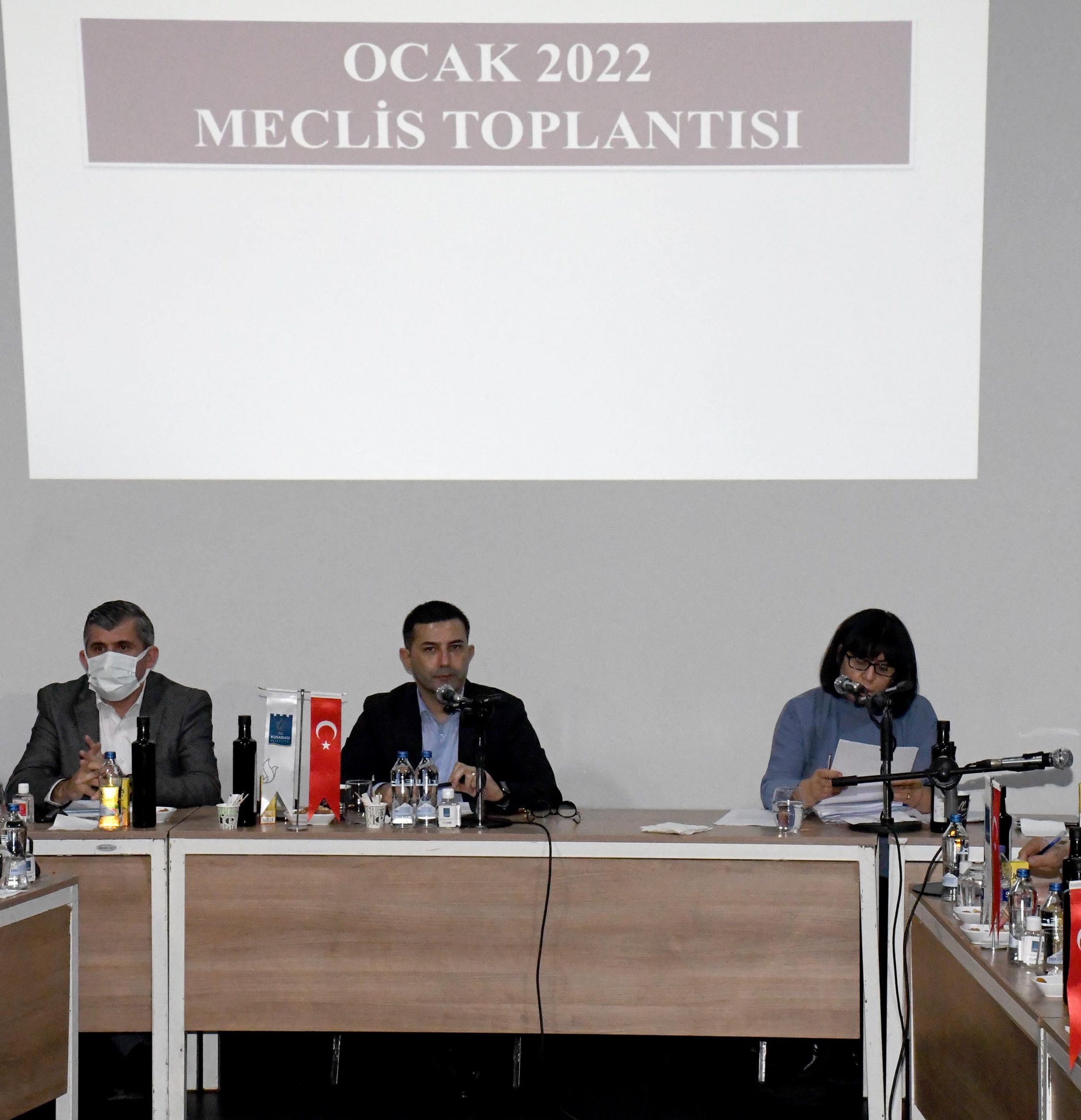 YENİ YILIN İLK MECLİSİNE SOSYAL BELEDİYECİLİK DAMGA VURDU