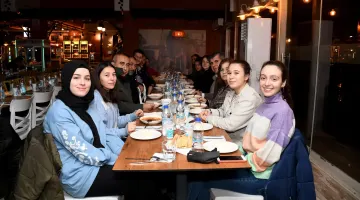 DIŞARIDA KARA KIŞ, KUŞADASI’NDA DAYANIŞMA VAR
