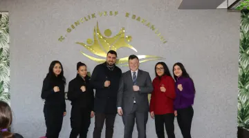 İL MÜDÜRÜ FİLLİKÇİOĞLU BAŞARILI SPORCULARLA BİR ARAYA GELDİ