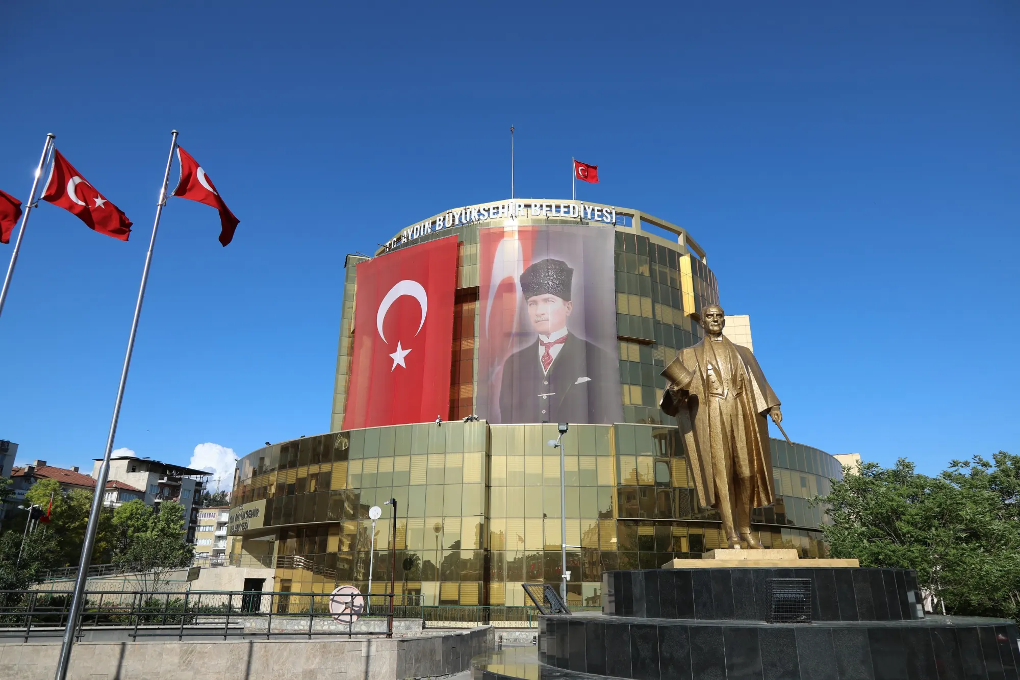 AYDIN BÜYÜKŞEHİR BELEDİYESİ’NİN DESTEĞİYLE DOĞAL GAZ HATLARI YAYGINLAŞIYOR