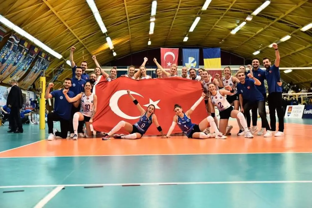 BAŞKAN ATABAY’DAN AYDIN’IN SULTANLARI’NA TEBRİK: "SİZLERLE GURUR DUYUYORUZ"