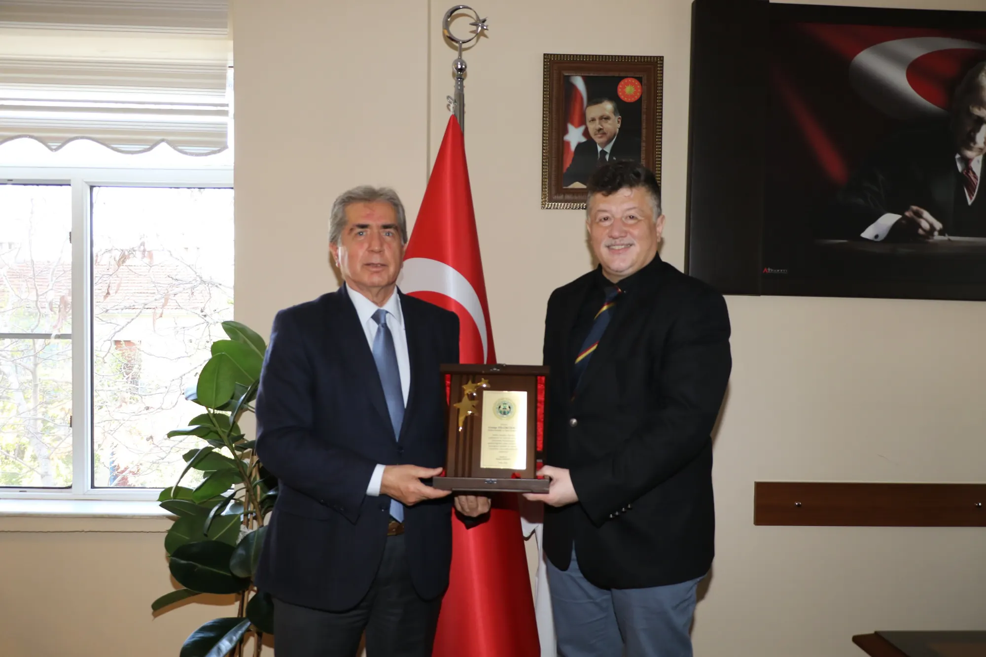 FİLLİKÇİOĞLU’NA TEŞEKKÜR PLAKETİ