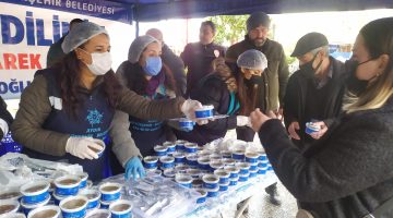 REGAİP KANDİLİ’NDE HELVA İKRAMI