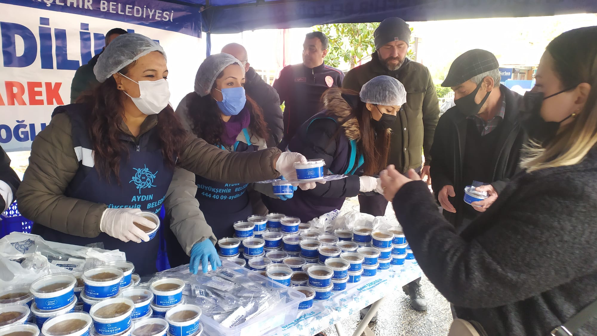 REGAİP KANDİLİ’NDE HELVA İKRAMI