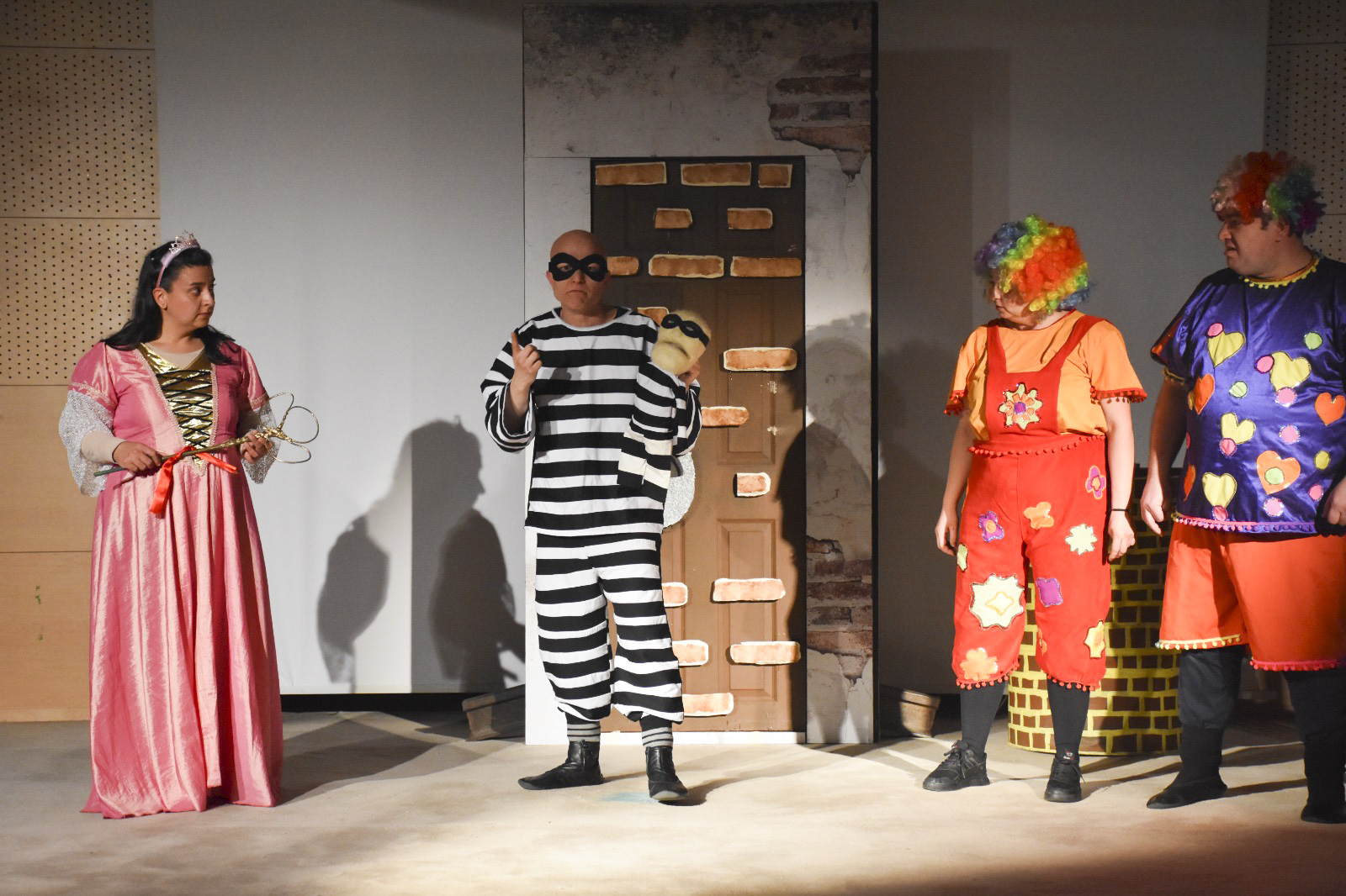 ABB  ŞEHİR TİYATROSU GERMENCİKLİ ÇOCUKLARLA BULUŞTU