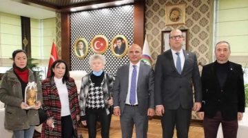 SİYASETTE  GÜÇLÜ  KADINLAR