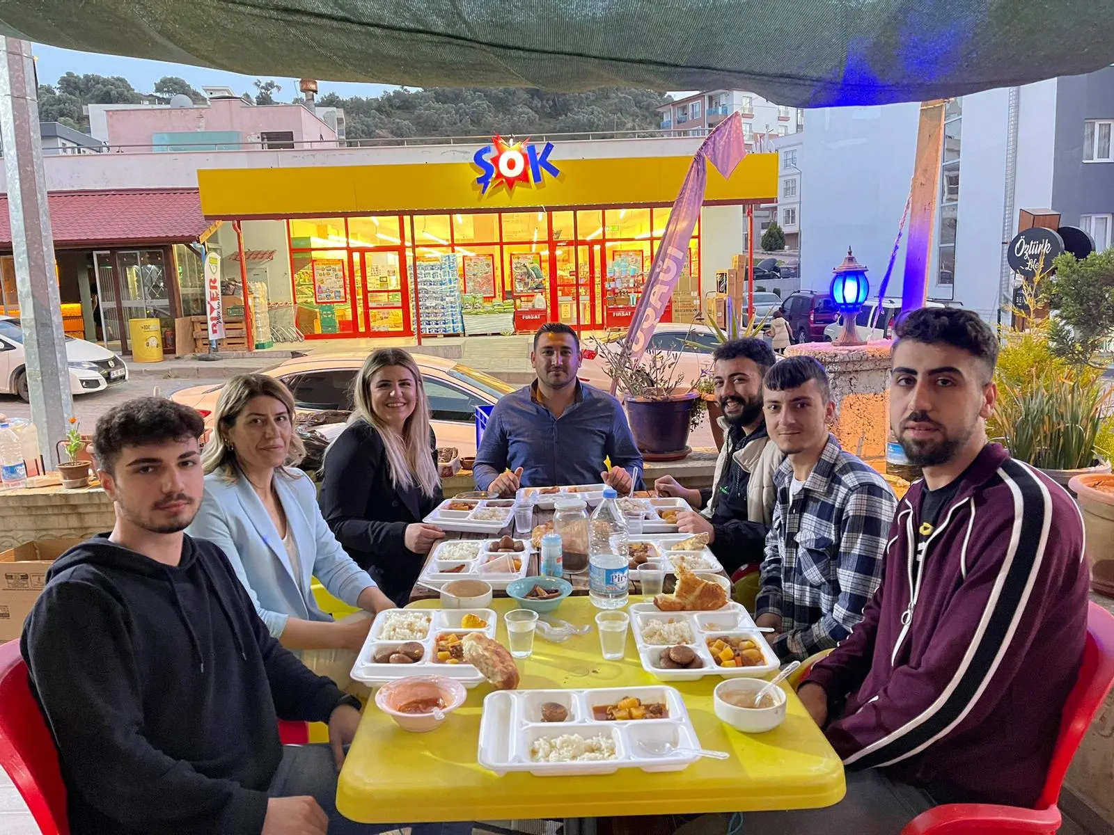 CHP GENÇLİĞİ  KARDEŞ SOFRASINDA İFTAR AÇTI