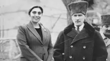 ÖZLEM  EKİZ  23 NİSAN  KUTLAMASI