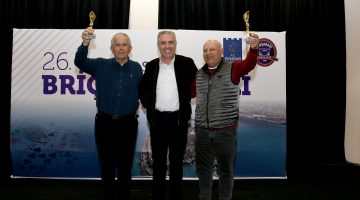 KUŞADASI BRİÇ FESTİVALİNDE KUPALAR HAVAYA KALKTI