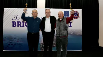 KUŞADASI BRİÇ FESTİVALİNDE KUPALAR HAVAYA KALKTI