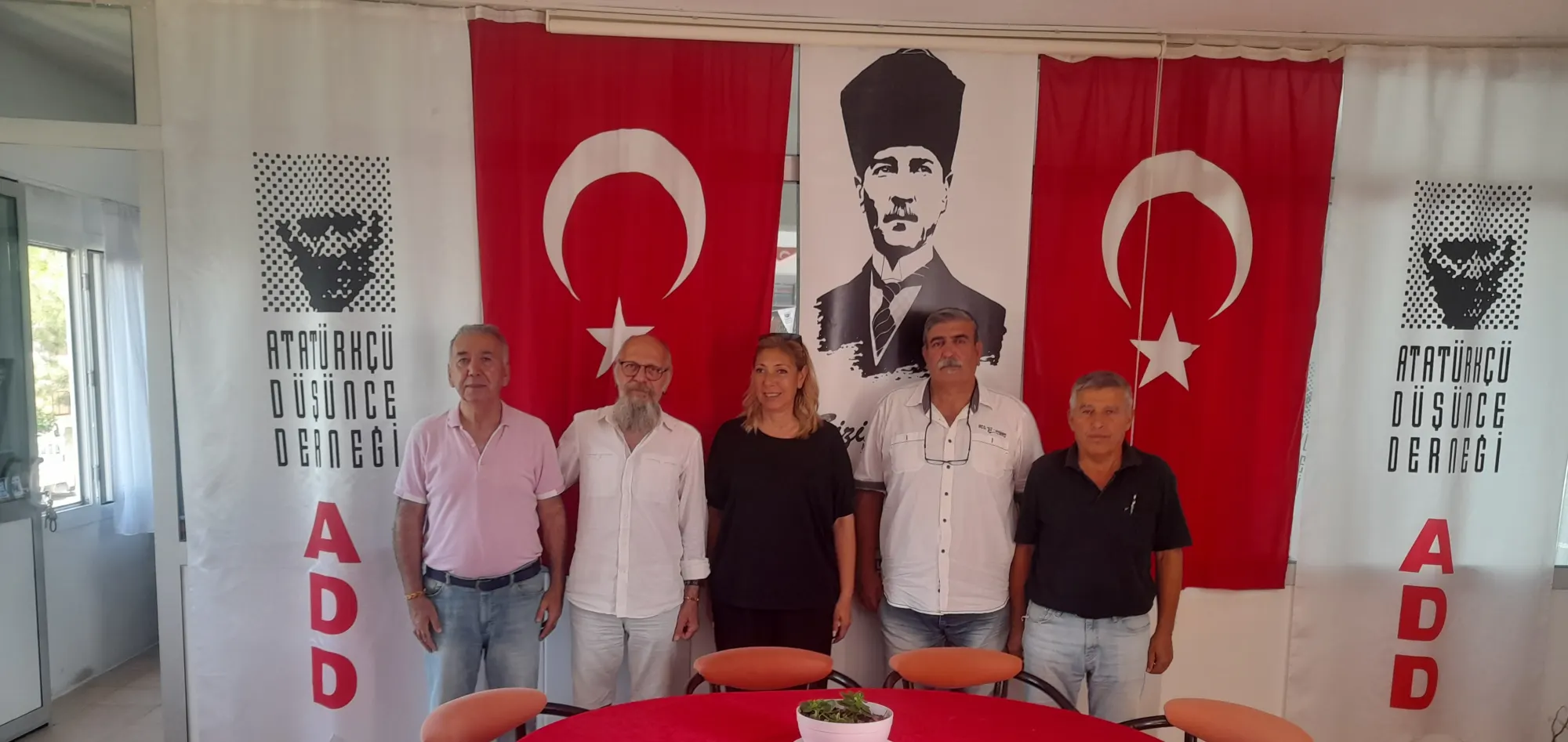 TÜRKİYE  İŞÇİ  PARTİSİ  ATATÜRKÇÜ  DÜŞÜNCE  DERNEĞİNİ  ZİYARET  ETTI