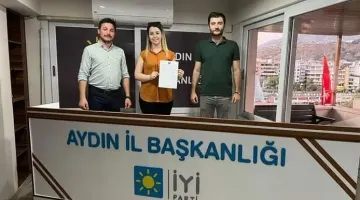 İYİ PARTİ  GENÇLİĞİNDE  BAYRAK DEĞİŞİMİ