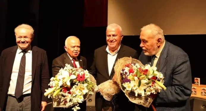 İLBER ORTAYLI KONFERANSI ÖNCESI İYİ PARTİ BASIN MENSUPLARI İLE BULUŞTU