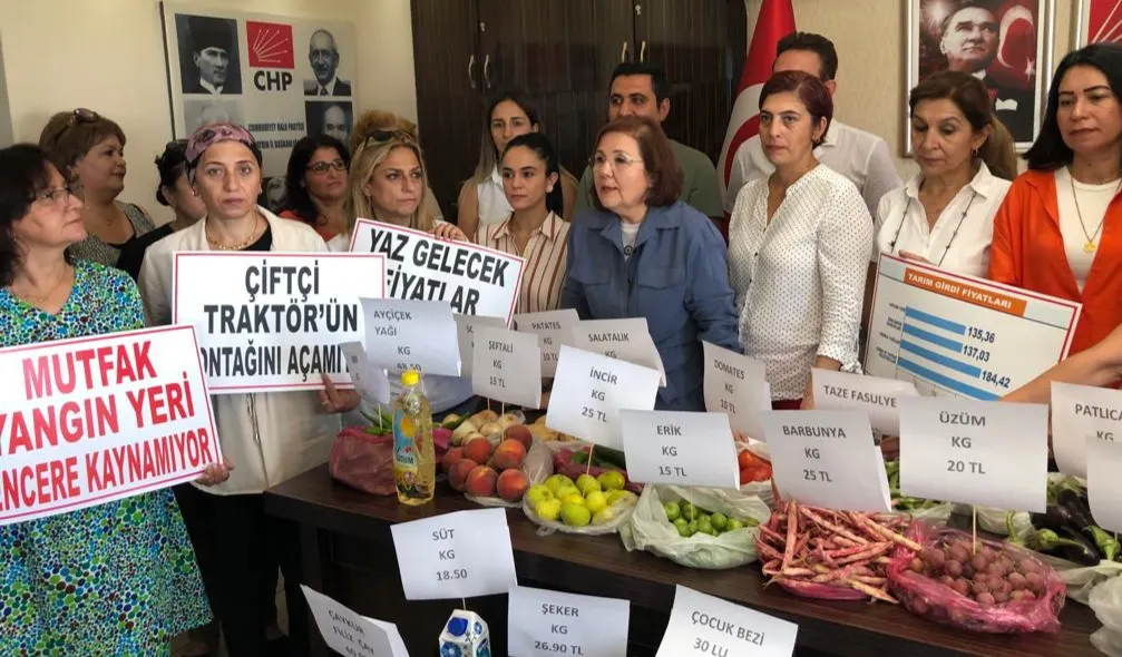 ÇARŞI  PAZAR YANIYOR