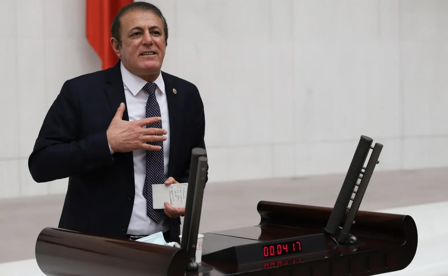 HÜSEYİN YILDIZ ” TÜRKİYE  GÜLLÜK  GÜLİSTANLIK DEĞİL “