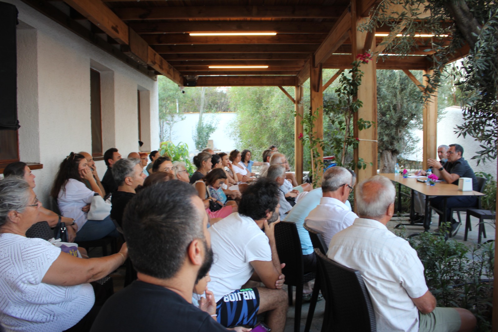 BODRUM BELEDİYESİ YAZAR VE GAZETECİLERİ HALKLA BULUŞTURUYOR