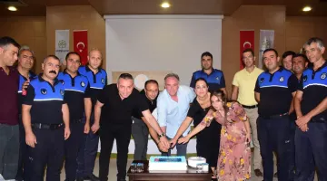 ÖNDEŞ PERSONELİ  İLE PASTA KESTİ