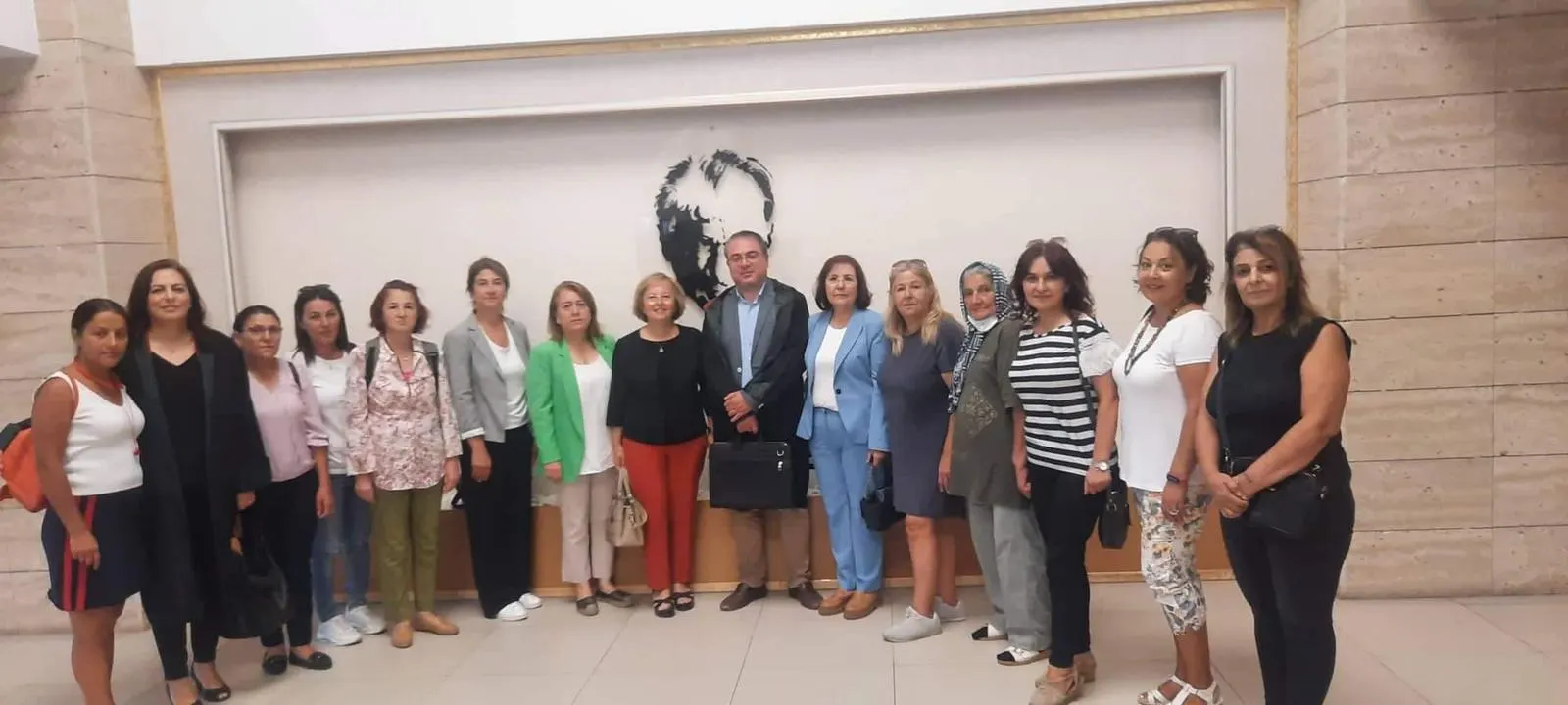 AYŞE  ÖZDEMİR’E LAS TESİS DAVASINDA BERAAT VERİLDİ.  O ZAMAN ŞİMDİ  DANS ZAMANI