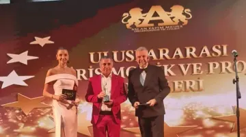 GRAND DİDYMA  YILIN EN BAŞARILI TURİZMCİSİ ÖDÜLÜNÜ ALDI