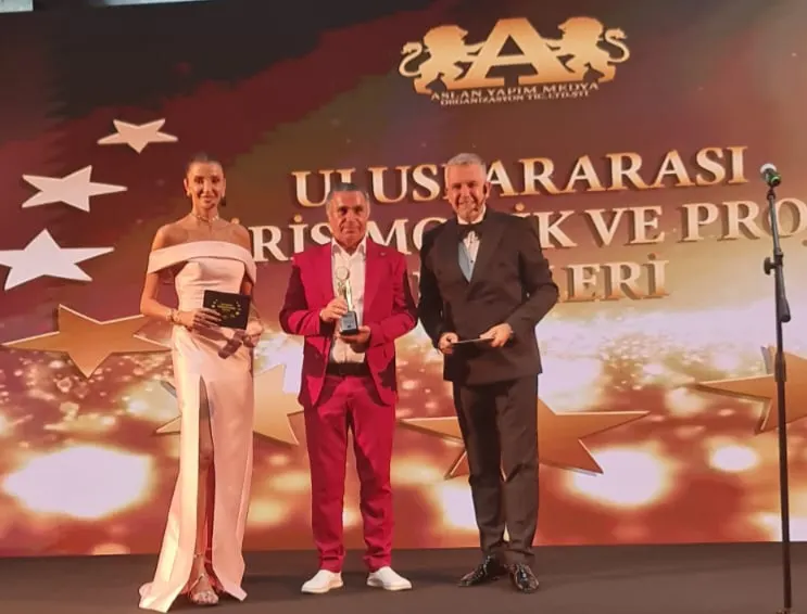GRAND DİDYMA  YILIN EN BAŞARILI TURİZMCİSİ ÖDÜLÜNÜ ALDI