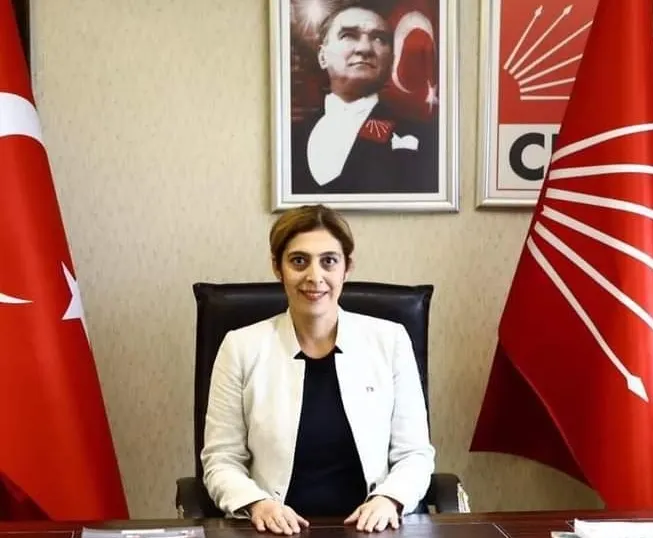 ATATÜRK  DEVRİMLERİNİN  YILMAZ  SAVUNUCUSUYUZ