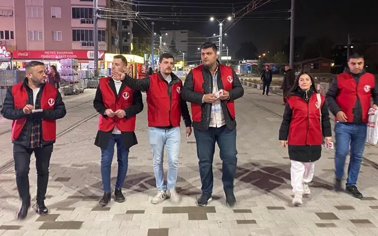 KILIÇDAROĞLU GÖNÜLLÜLERİ ÇİĞLİ’DE AYAĞA KALKTI