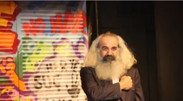 MARX ÖLMEDİ