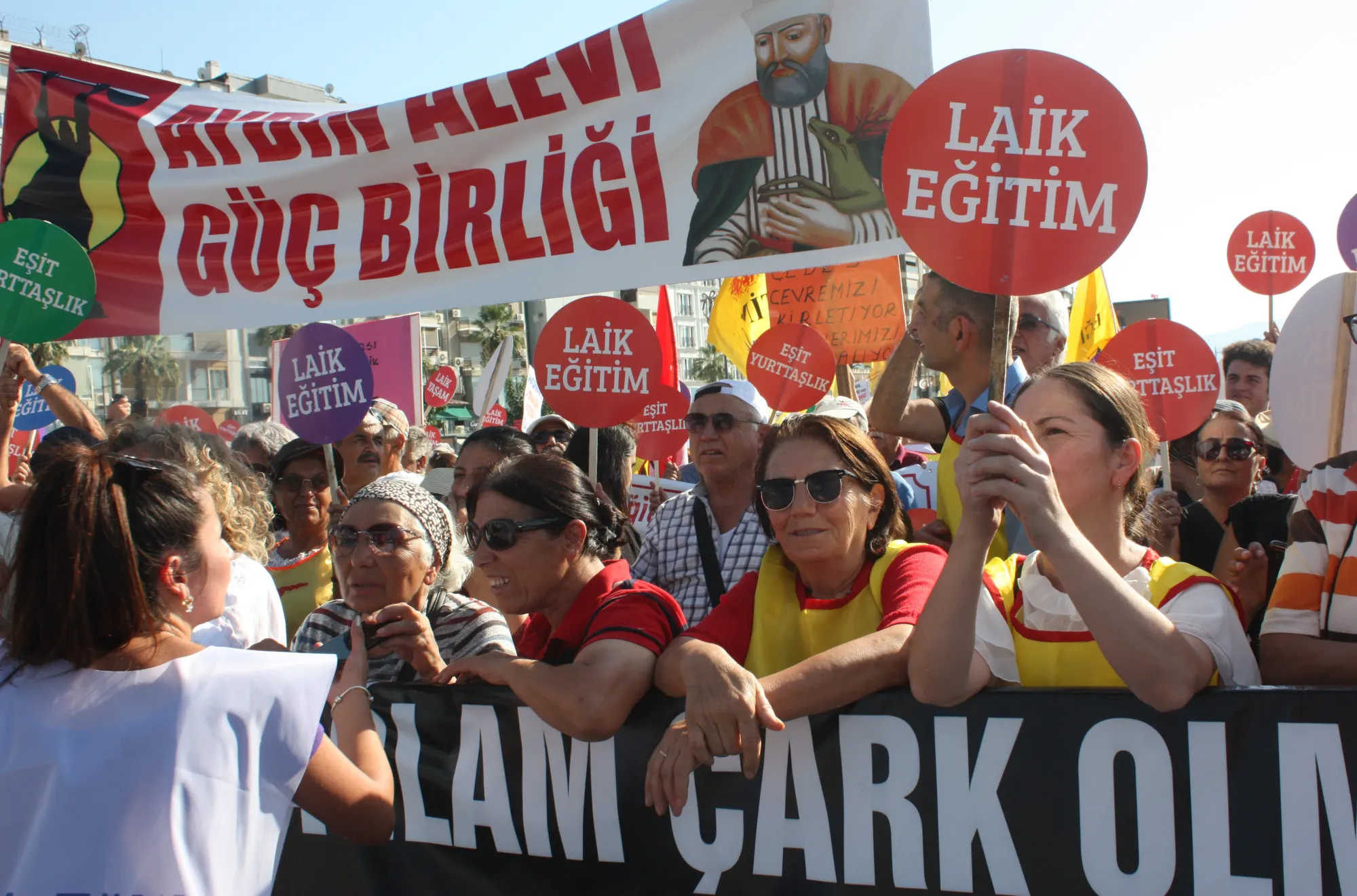 İZMİR’DE  BÜYÜK  BULUŞMA ” ÇEDESE HAYIR”