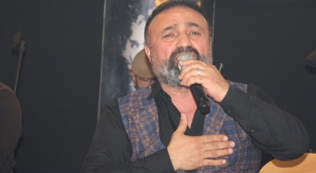 SİYASET ARASI ‘’GÜLÜMSEYELİM’’